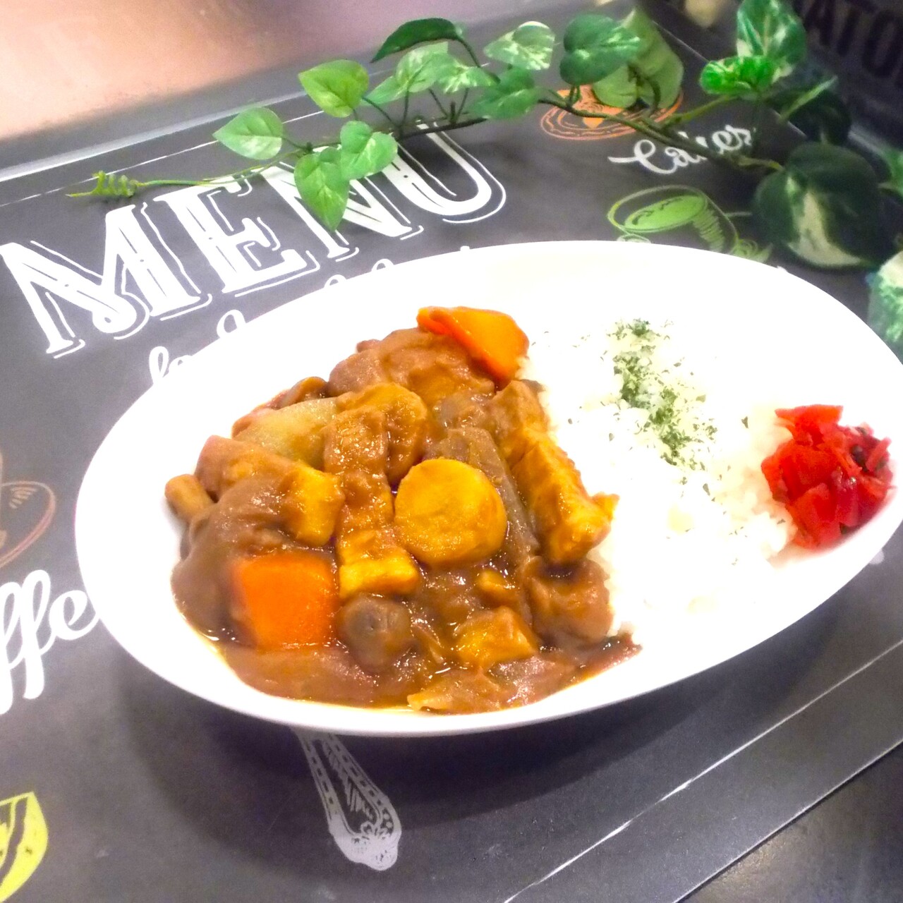 きのこたっぷり　こんにゃく豚カレー