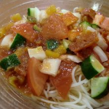 ゴロゴロ野菜の　トマトサラダそうめん