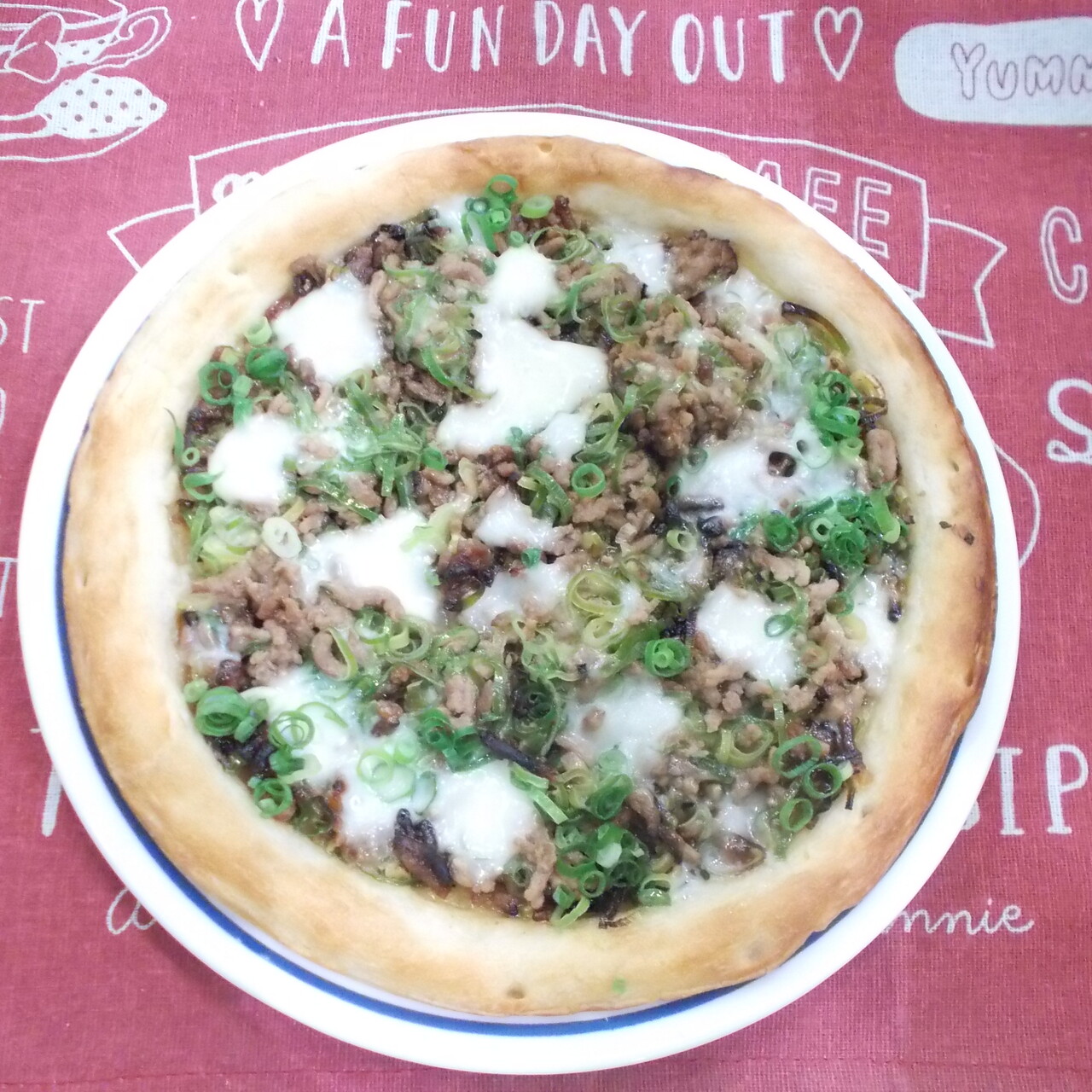 ねぎとひき肉のピザ ピエトロ×森永乳業コラボ