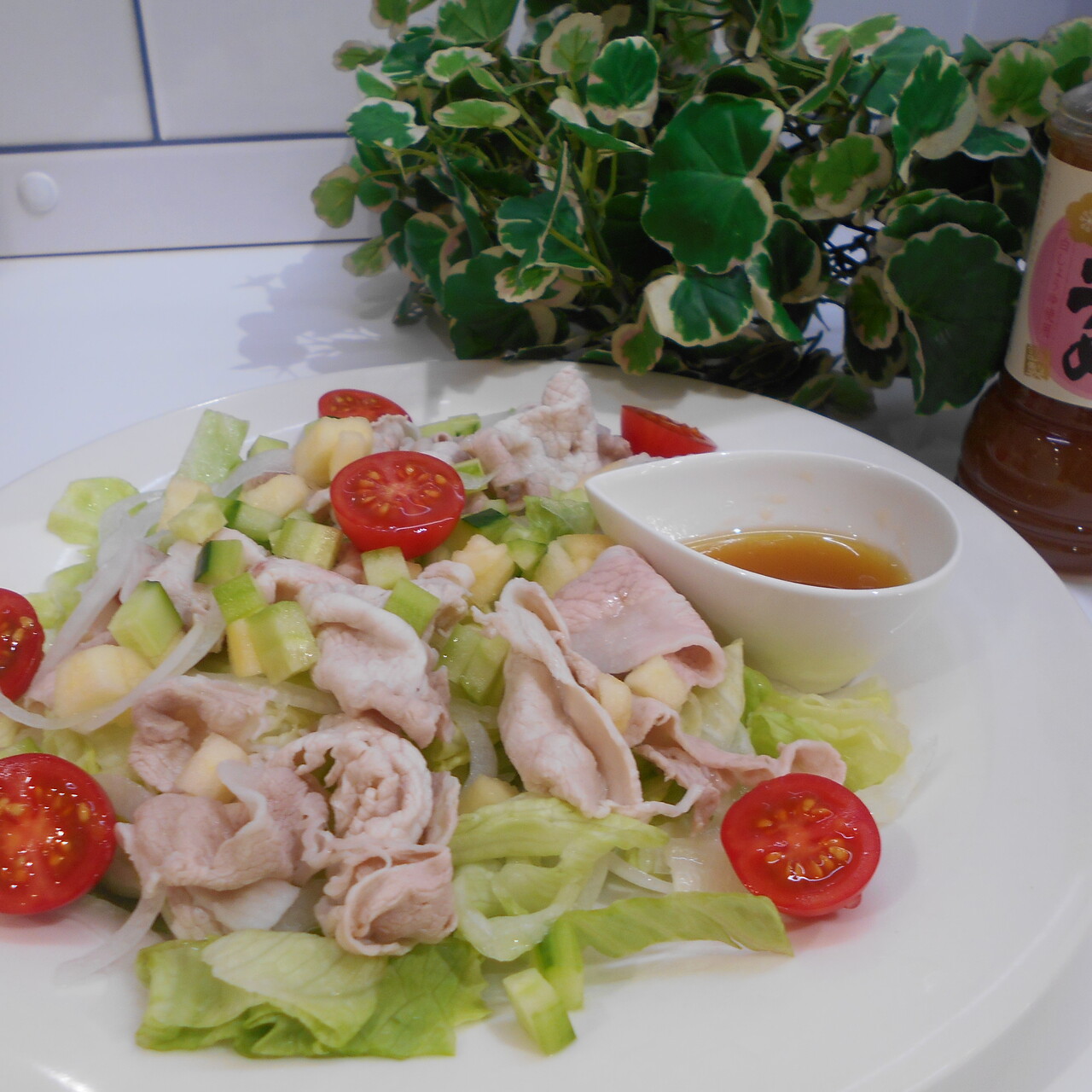 冷しゃぶサラダ (かけうめドレッシング)