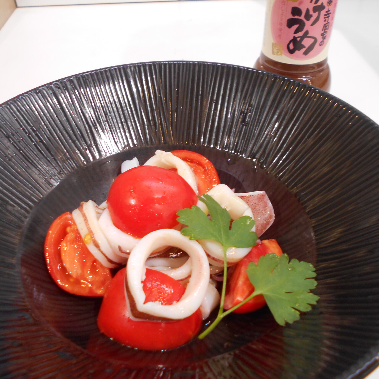 剣先いかとトマトのかけうめ和え