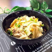 鶏肉と四方竹と まいたけの釜めし風