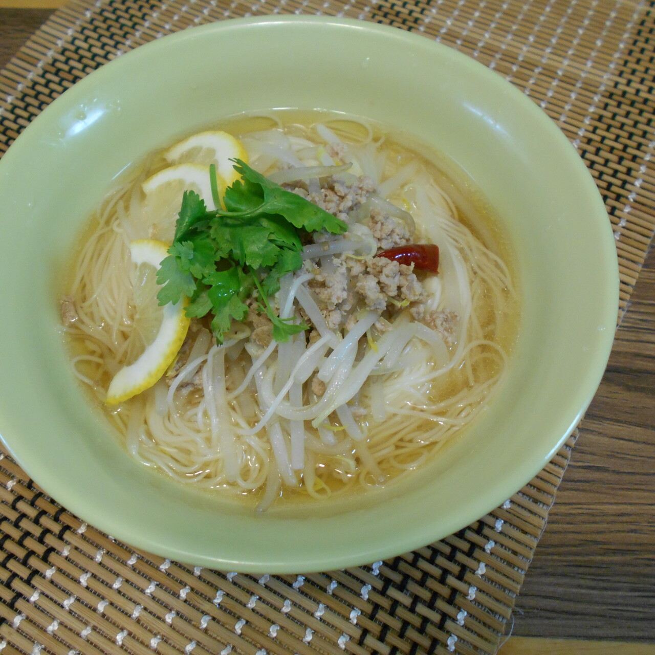 エスニック風 ナンプラーにゅう麺