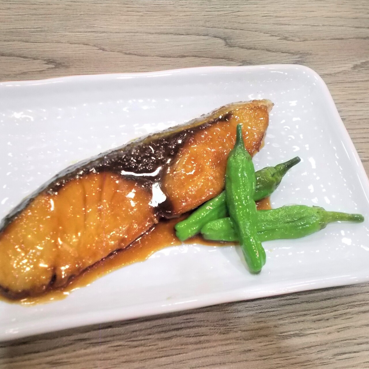 鰤の　にんにくぽん酢照り焼き