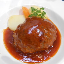 オタフクお好みソースで 煮込みハンバーグ