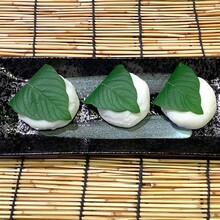 桜の葉っぱで!かしわもち