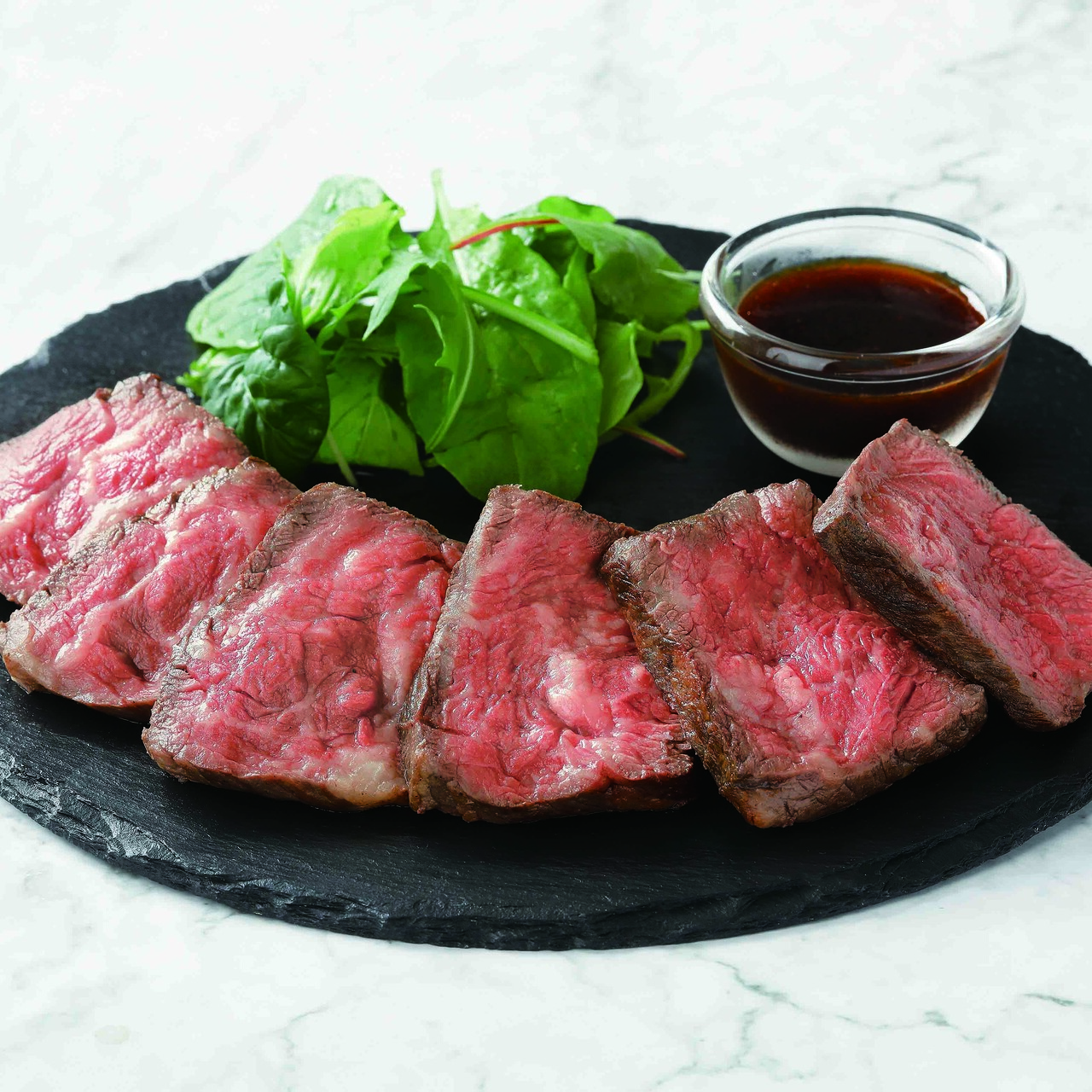 牛モモ肉のブロックステーキ