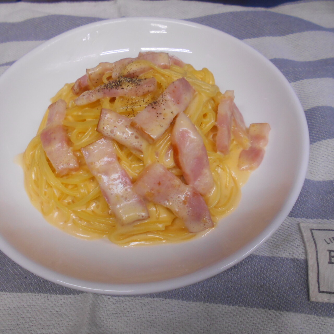 切れてるチーズでカルボナーラ