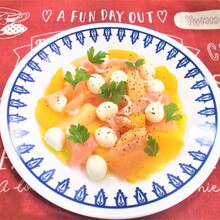 桃と　モッツァレラと生ハムのサラダ