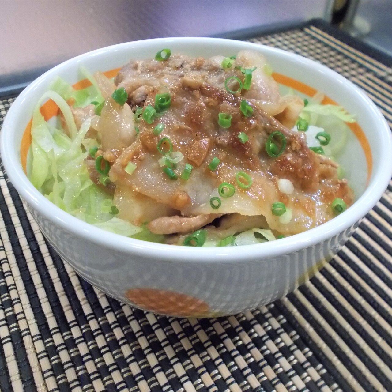 豚肉のごま醤油焼き丼 ピエトロおうちパスタ