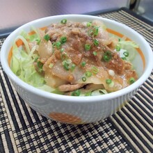 豚肉のごま醤油焼き丼 ピエトロおうちパスタ