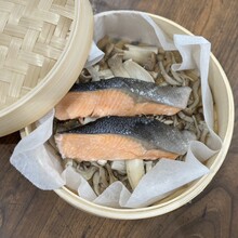 蒸籠蒸し②鮭ときのこのせいろ蒸し