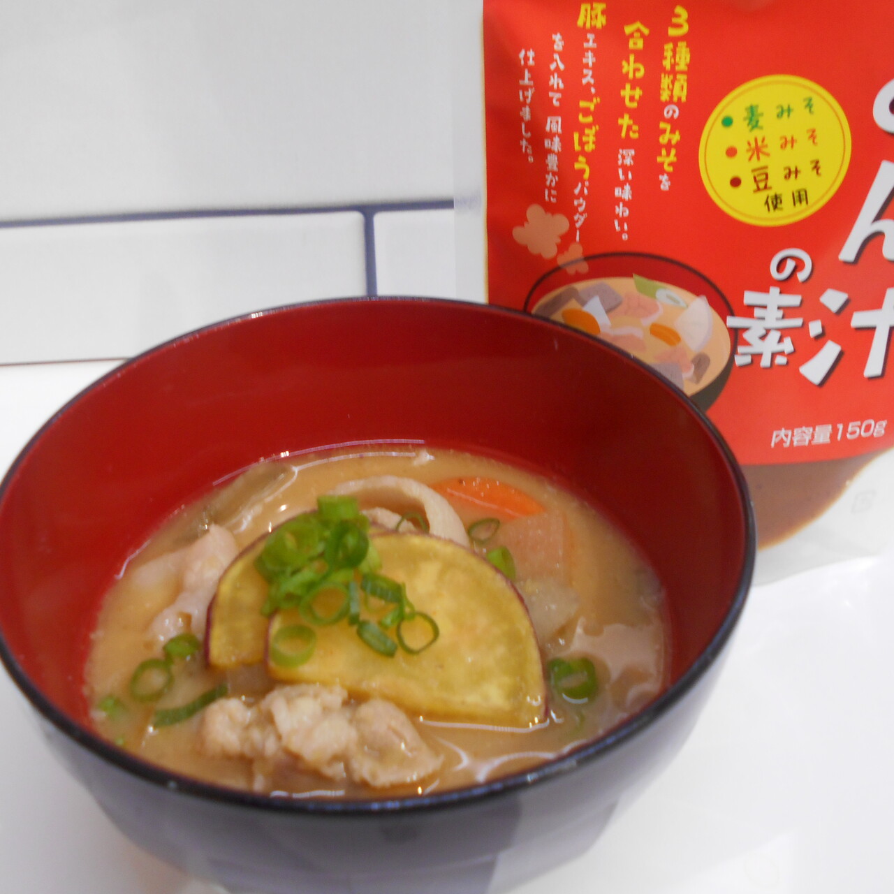 とん汁の素で　さつまいもが入った豚汁