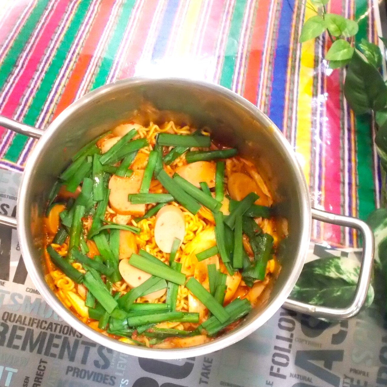 サリ麺が主役！　キムチ屋さんのスン豆腐スープ