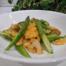 アスパラとたまごの中華炒め