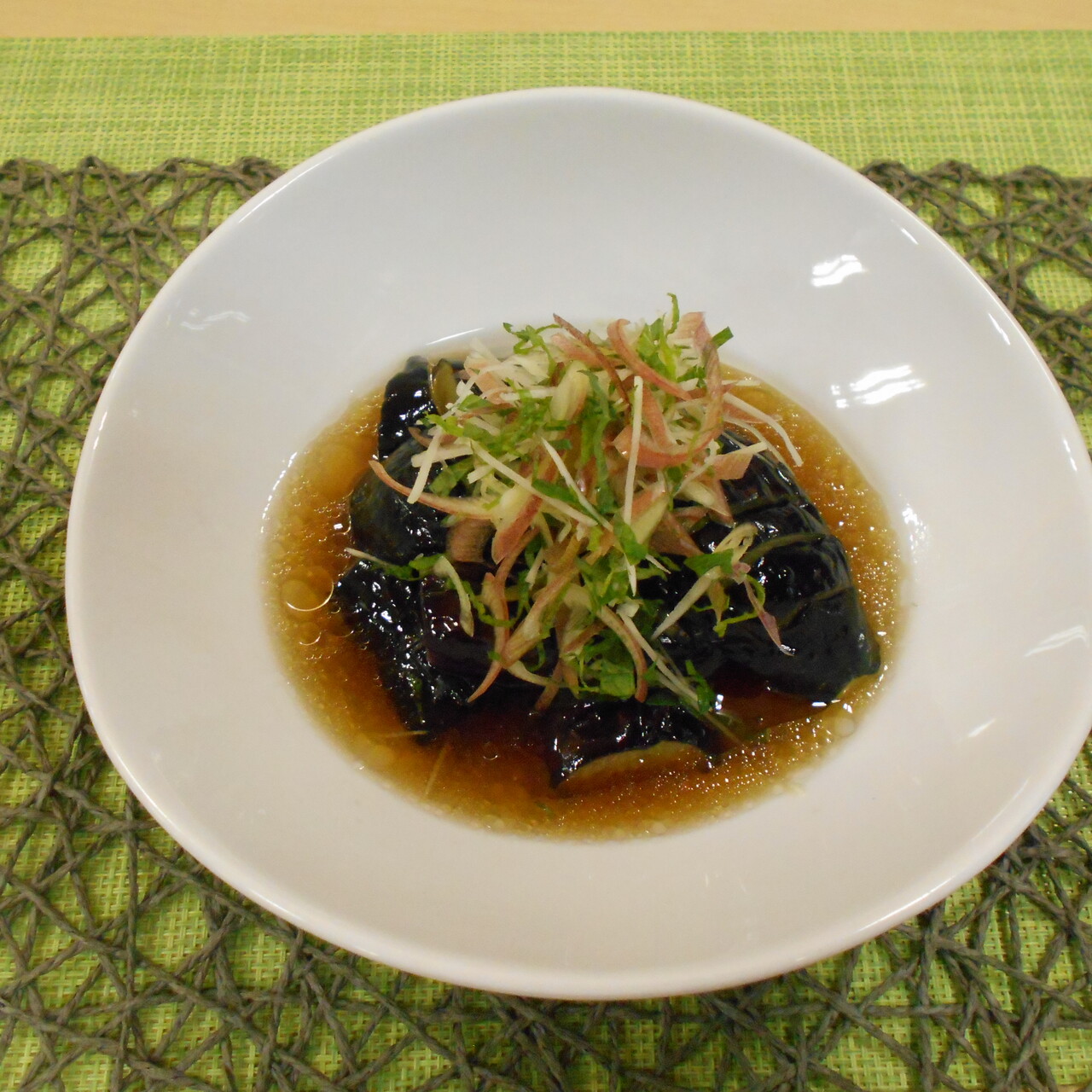 薬味たっぷりなすの揚げ浸し
