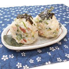 香味野菜でおにぎり