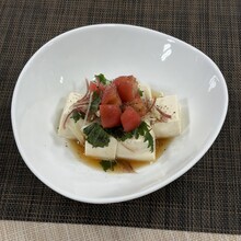 薬味とトマトのサッパリ豆腐サラダ