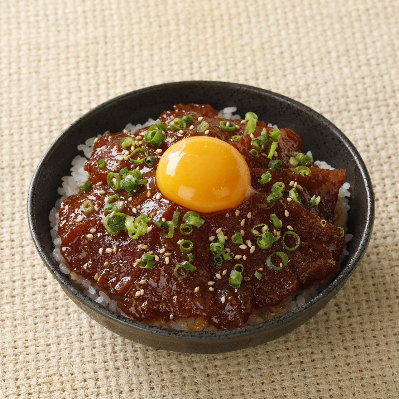 まぐろのユッケ丼