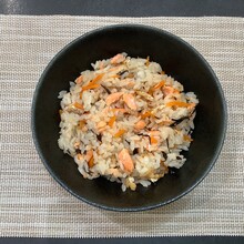 鮭とひじきの炊き込みご飯
